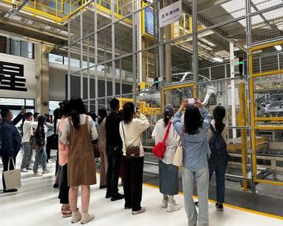 馬克思主義學(xué)院赴吉利汽車集團(tuán)生產(chǎn)基地調(diào)研學(xué)習(xí)